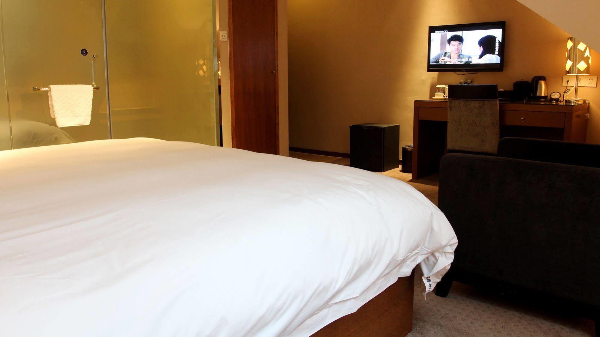 Yiwu Wendemu International Hotel Exterior photo
