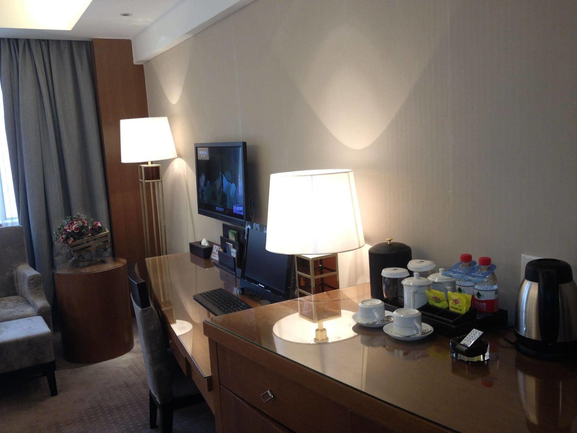 Yiwu Wendemu International Hotel Exterior photo