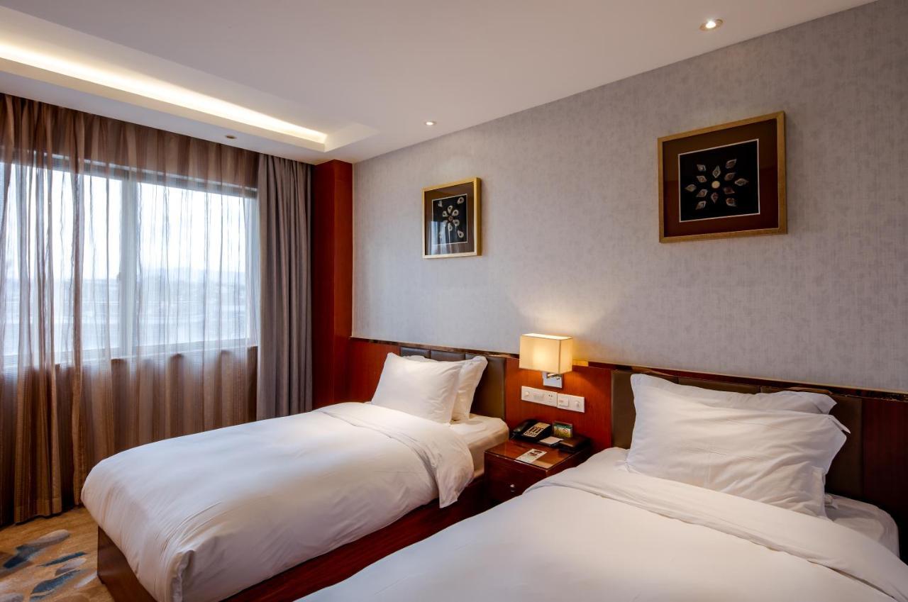 Yiwu Wendemu International Hotel Exterior photo